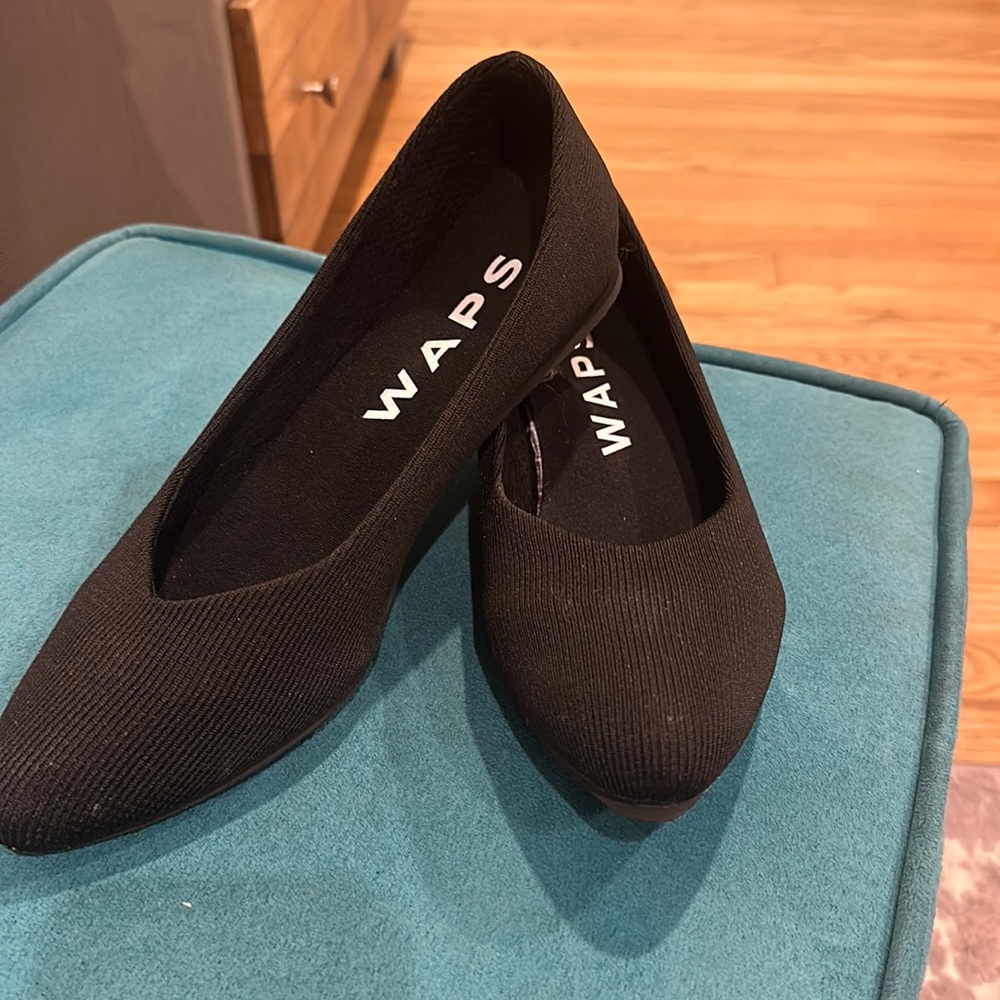 Black Wasps flats- 7.5 worn once